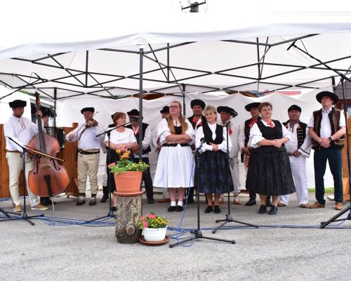 Muzička spod Grúňa, Dievčence z Vysokej a Zbojníci z Lupežova