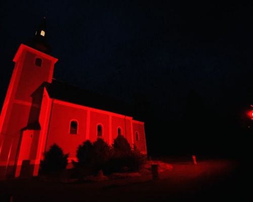 Farský kostol sv. Matúša vo Vysokej nad Kysucou nad Kysucou, bol na znak podpory pacientov s vrodený