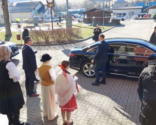Privítanie predsedu vlády SR Róberta Fica.