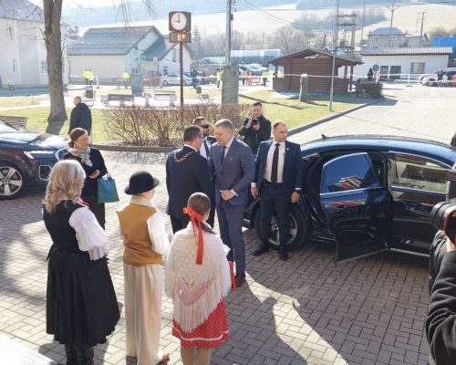 Privítanie predsedu vlády SR Róberta Fica.