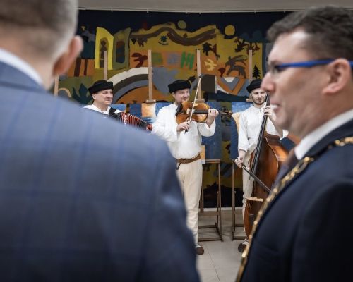 Privítanie predsedu vlády SR Róberta Fica.