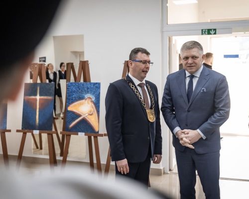 Privítanie predsedu vlády SR Róberta Fica.