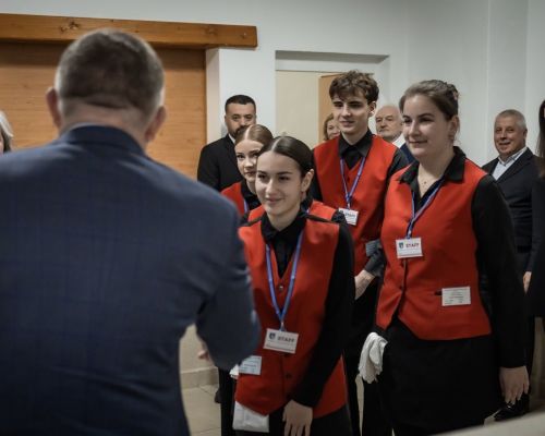 Privítanie predsedu vlády SR Róberta Fica.