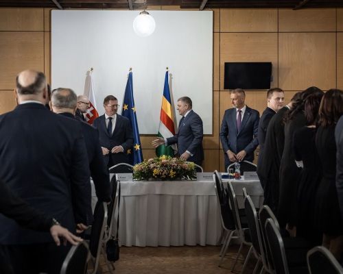 Stretnutie predsedu vlády SR s primátormi, starostkami a starostami kysuckých miest a obcí. Prítomní