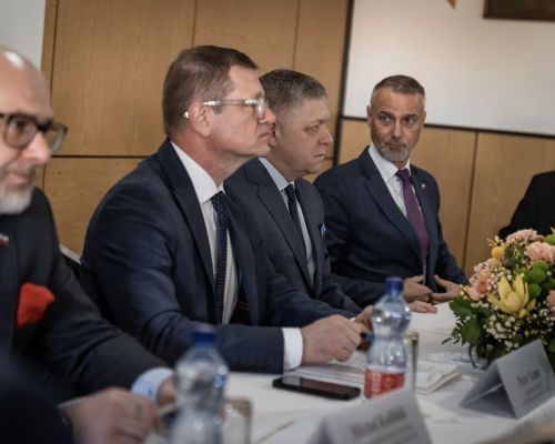 Stretnutie predsedu vlády SR s primátormi, starostkami a starostami kysuckých miest a obcí. Prítomní