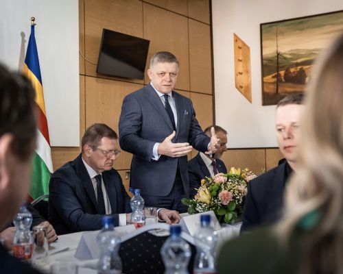 Stretnutie predsedu vlády SR s primátormi, starostkami a starostami kysuckých miest a obcí. Prítomní