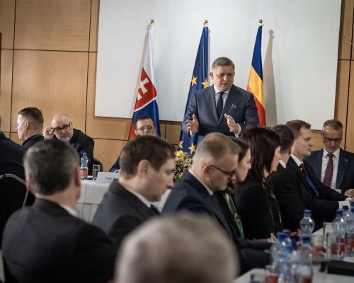 Stretnutie predsedu vlády SR s primátormi, starostkami a starostami kysuckých miest a obcí. Prítomní