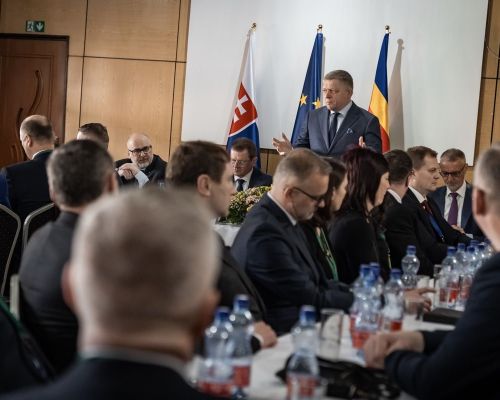 Stretnutie predsedu vlády SR s primátormi, starostkami a starostami kysuckých miest a obcí. Prítomní
