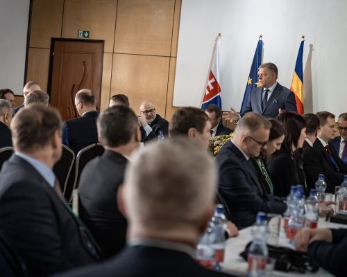 Stretnutie predsedu vlády SR s primátormi, starostkami a starostami kysuckých miest a obcí. Prítomní