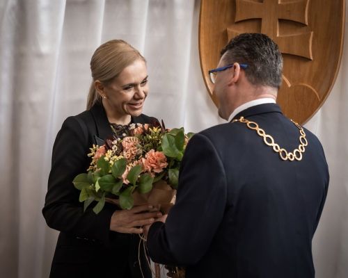 Privítanie ministerky hospodárstva SR Denisy Sakovej.