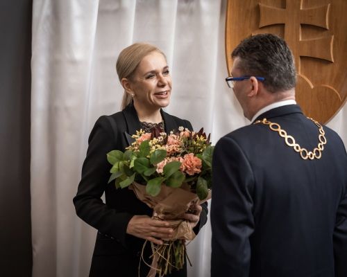 Privítanie ministerky hospodárstva SR Denisy Sakovej.