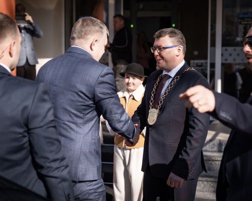 Privítanie predsedu vlády SR Róberta Fica.